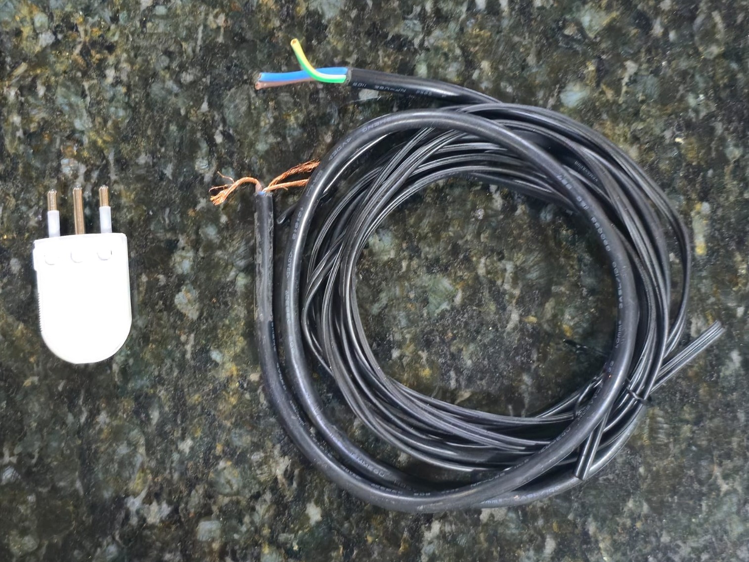 Cable and plug photo